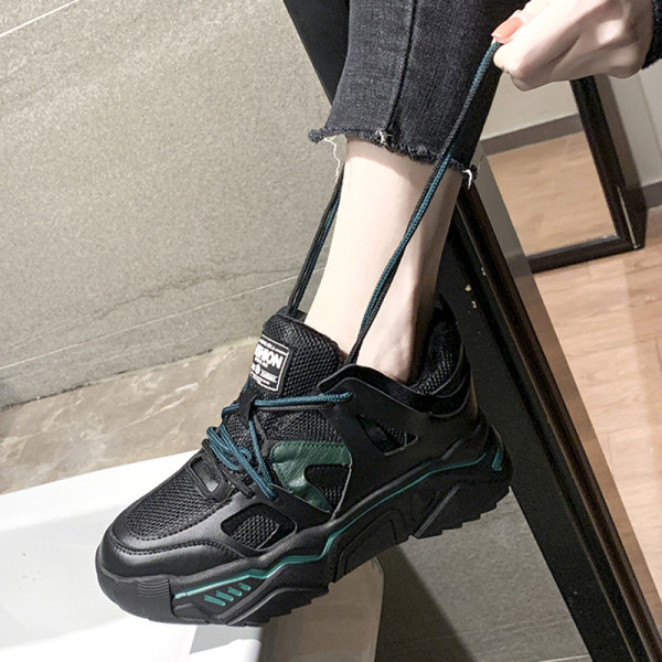 Adidasi de toamna de dama cu sireturi colorate si talpa aspra in negru