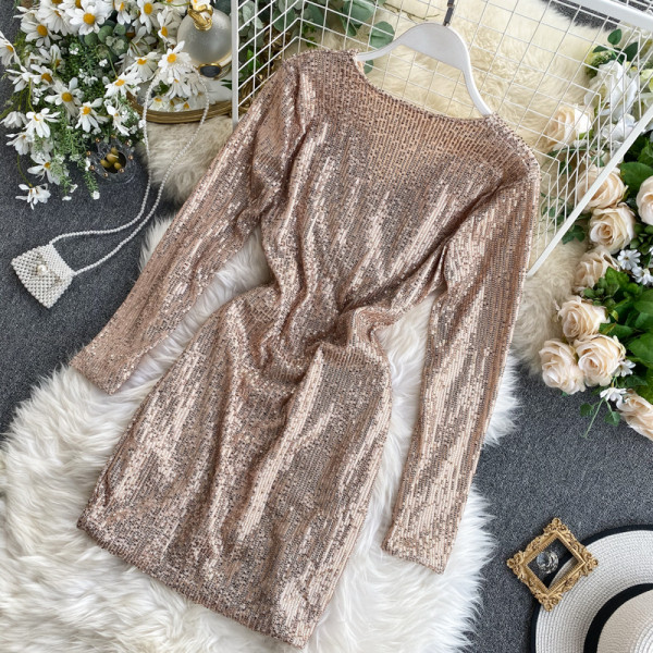 Modern női flitteres ruha V-nyakkal, rózsaszín, fekete, ezüst és bordó színekben