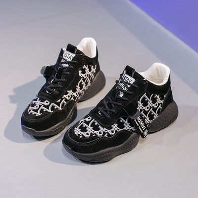 Κορυφαία γυναικεία αθλητικά παπούτσια με γράμματα σε καφέ, μαύρο και γκρι χρώμα