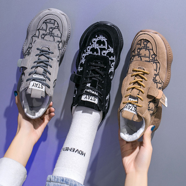 Κορυφαία γυναικεία αθλητικά παπούτσια με γράμματα σε καφέ, μαύρο και γκρι χρώμα