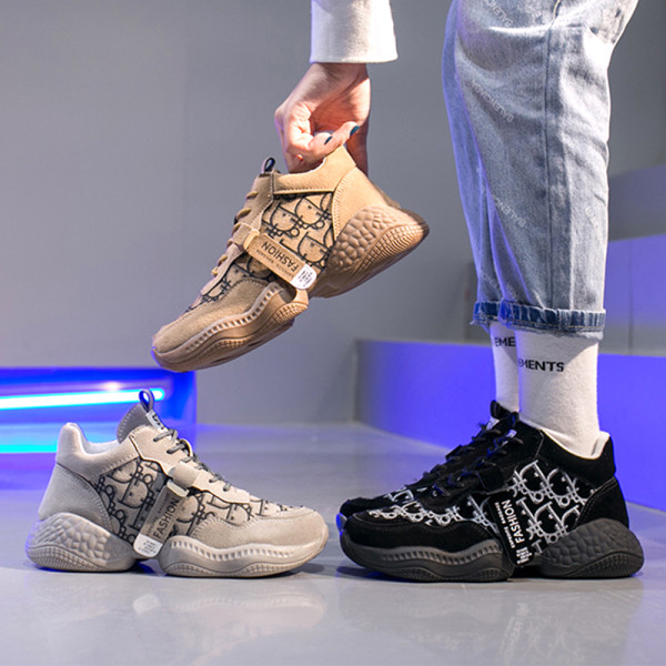 Κορυφαία γυναικεία αθλητικά παπούτσια με γράμματα σε καφέ, μαύρο και γκρι χρώμα