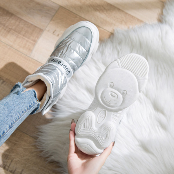 Női téli csizma puha béléssel, fekete és ezüst színben