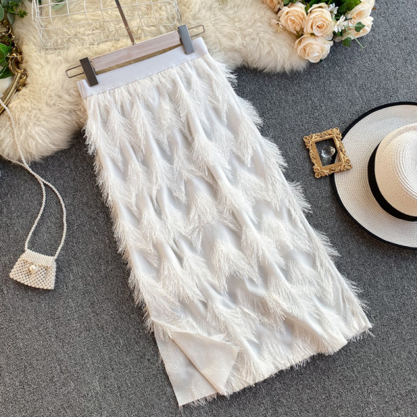 Hosszú női szoknya rojtokkal, magas derékkal, fehér és fekete színben