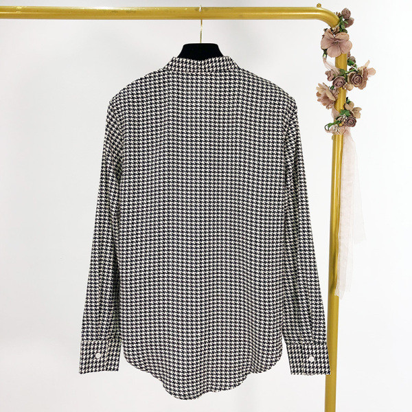 Női alkalmi kockás ing fekete-fehér nyakkivágással szalaggal