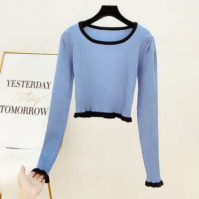 Σύντομο γυναικείο πουλόβερ με οβάλ λαιμόκοψη σε λευκό, μαύρο και μπλε χρώμα