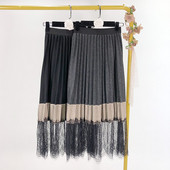 Női hajtogatott szoknya gumírozott derékkal és csipkével szürke és fekete színben