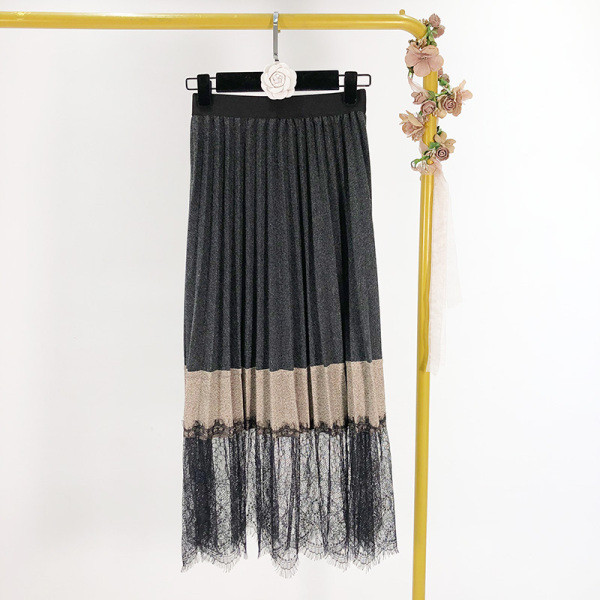 Női hajtogatott szoknya gumírozott derékkal és csipkével szürke és fekete színben