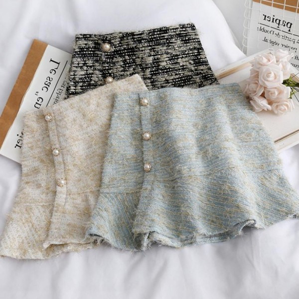 Νέο μοντέλο γυναικεία φούστα  με κουμπιά σε μπλε, μπεζ και μαύρο χρώμα