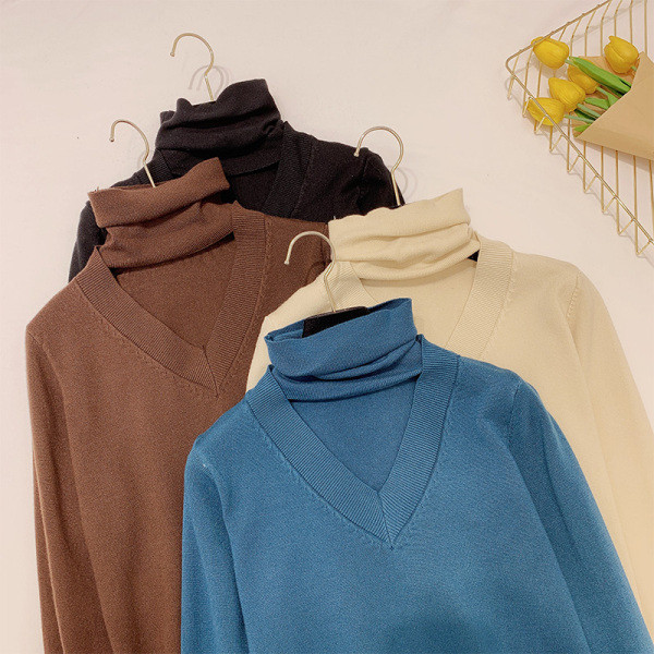 Női pulóver pólógallérral és hosszú ujjú bézs, barna, kék és fekete színben