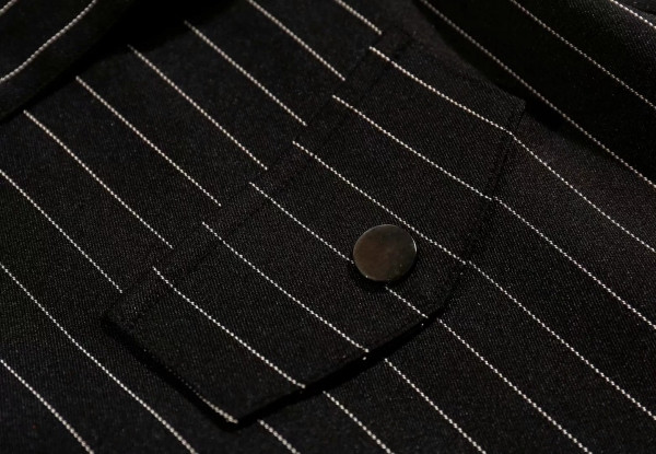 Μοντέρνο ριγέ γυναικείο φόρεμα με φερμουάρ σε μαύρο χρώμα και ζώνη