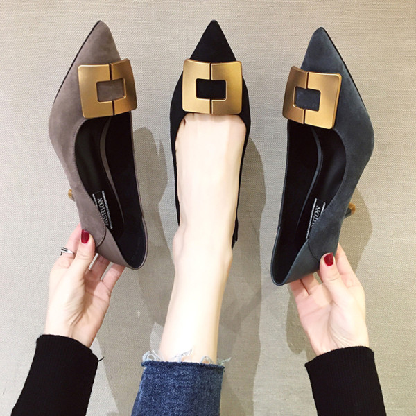 Γυναικείες μπότες μυτερό μοντέλο σε μαύρο, μπεζ και γκρι χρώμα