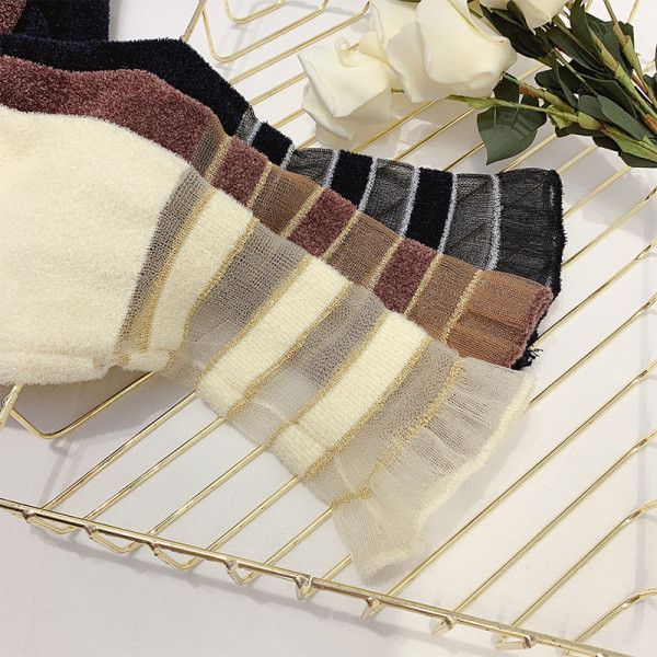 Női bársony pulóver magas gallérral, fehér, fekete és barna színben