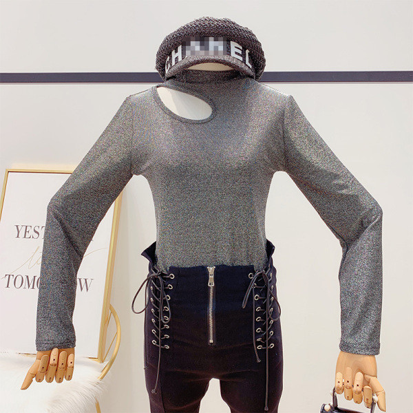 Fényes hatású női blúz félmagas gallérral arany, ezüst és fekete színben