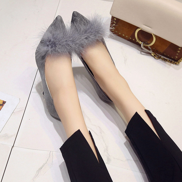 Női formális cipő pehely és vékony sarkú fekete és szürke színben