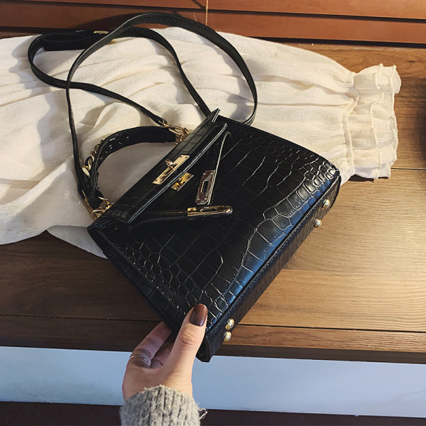 Eko bőrből készült modern női táska, hosszú és rövid fülekkel, barna, fekete és zöld színben