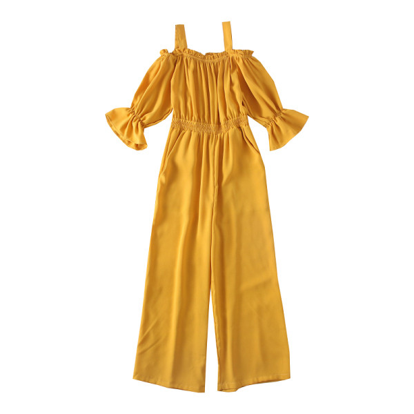 Modern női overall 3/4-es ujjal és csupasz vállakkal piros, fekete, sárga és kék színben