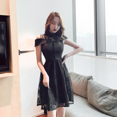 Rochie eleganta cu dantela neagra cu guler polo si umerii goi