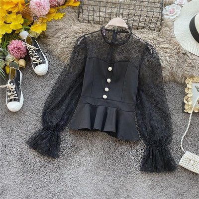 Bluză de damă elegantă cu mâneci lotus și nasturi în alb-negru