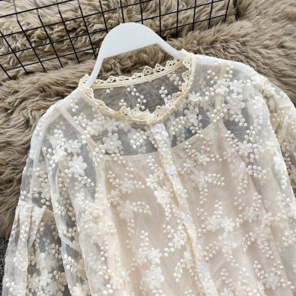 Új modell csipke női ing lótusz ujjal és hímzéssel - retro stílusú fehér, fekete és bézs színben