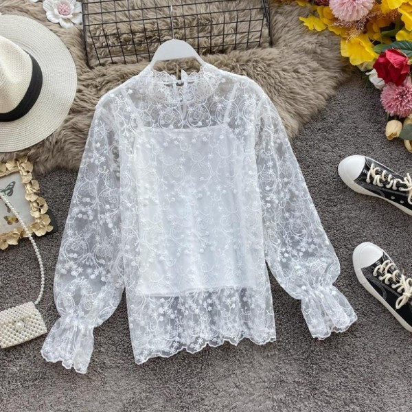 Új modell női csipkeblúz alacsony gallérral és lótusz ujjú fehér, fekete és bézs színben