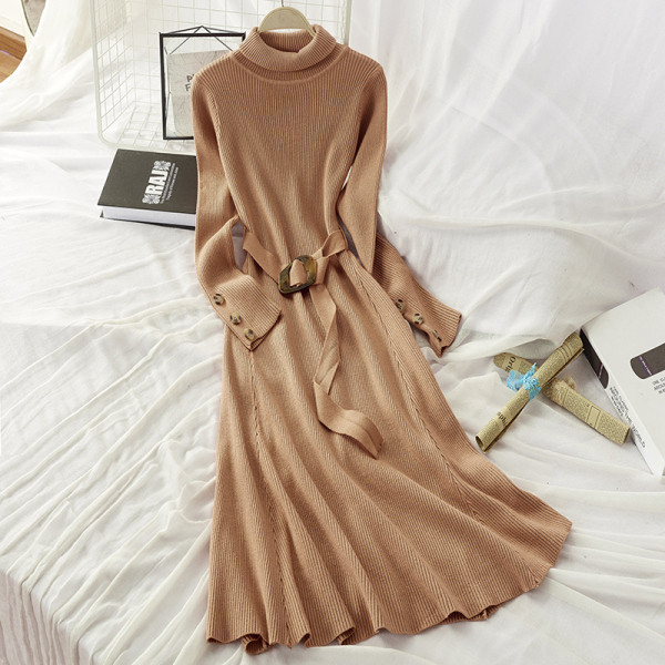 Női hajtogatott ruha pólógallérral és derékövvel, fekete, fehér, barna és szürke színben