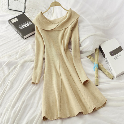 Rochie de dama toamna-iarna cu decolteu barca in rosu, negru si bej