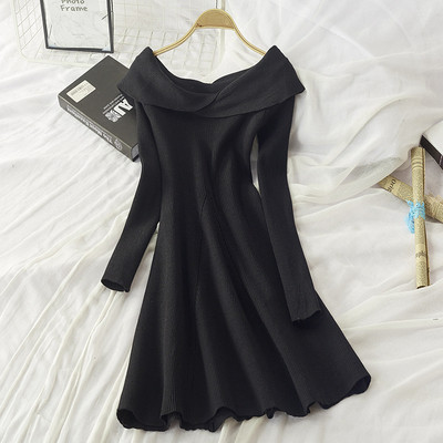 Rochie de dama toamna-iarna cu decolteu barca in rosu, negru si bej