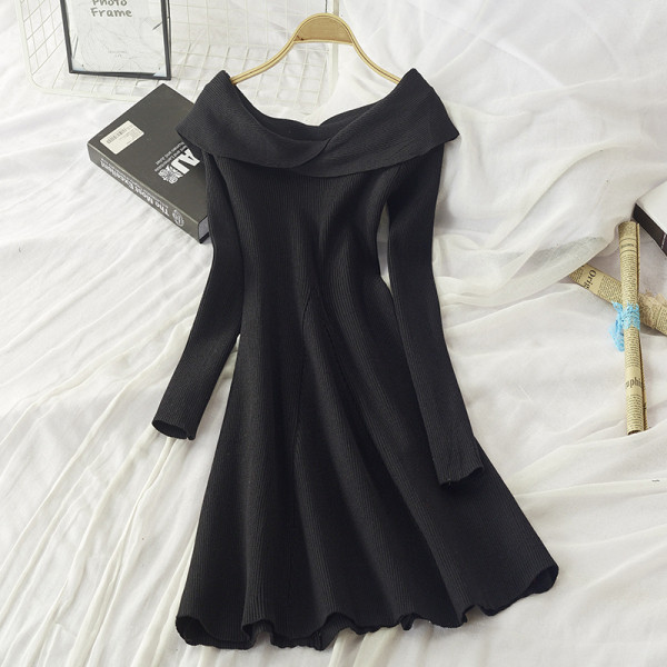 Rochie de dama toamna-iarna cu decolteu barca in rosu, negru si bej