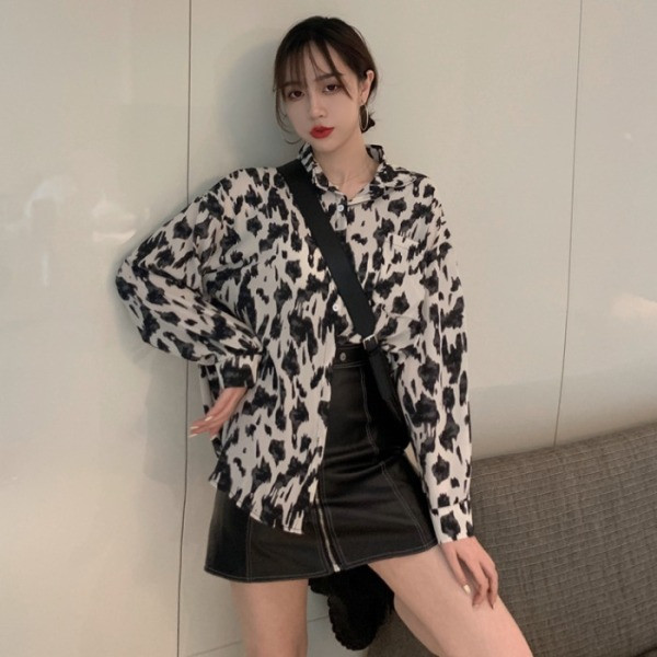 Női alkalmi ing klasszikus modell fehér és rózsaszín színben, leopárdmintával