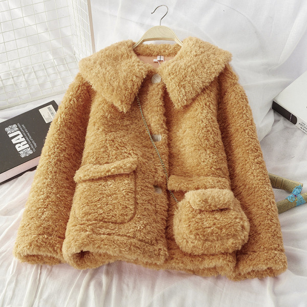 Fehér, zöld, narancs és bézs színű női télikabát zsebekkel