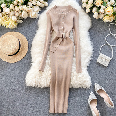 Modern női ruha hat színben, gombokkal és övvel