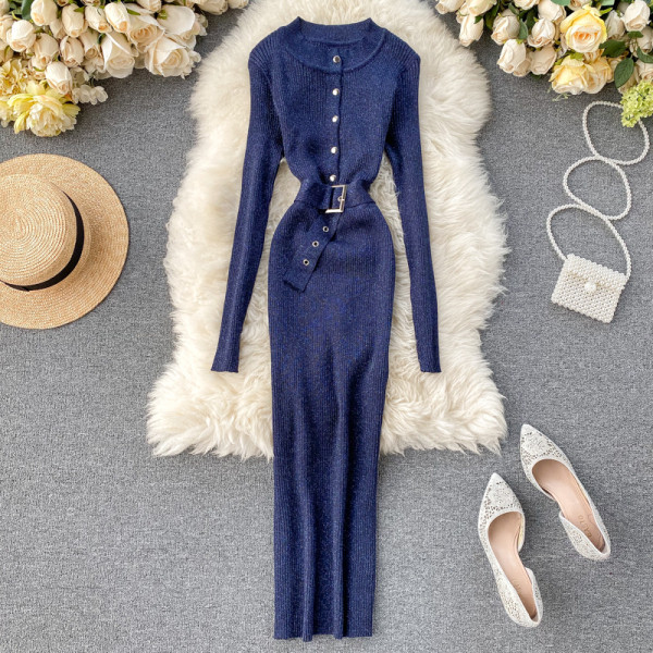 Modern női ruha hat színben, gombokkal és övvel