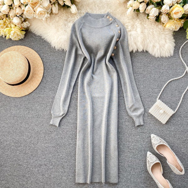 Hosszú női ruha magas gallérral és gombokkal, hat színben