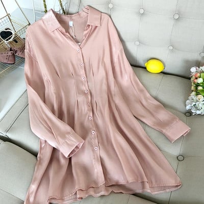 Modern női hosszú ing, derekán gombokkal és megkötővel, fekete, fehér és rózsaszín színben