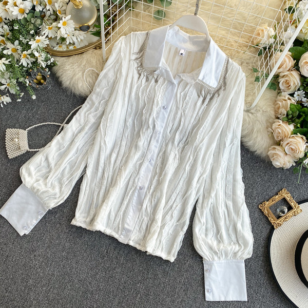 Piros, fekete és fehér női ing klasszikus gallérral és gombokkal