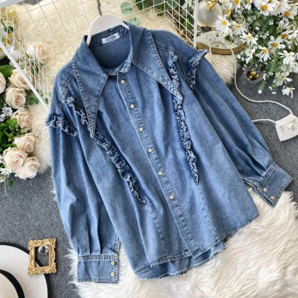 Cămașă modernă de damă din denim cu nasturi și bucle în albastru și mâneci lungi