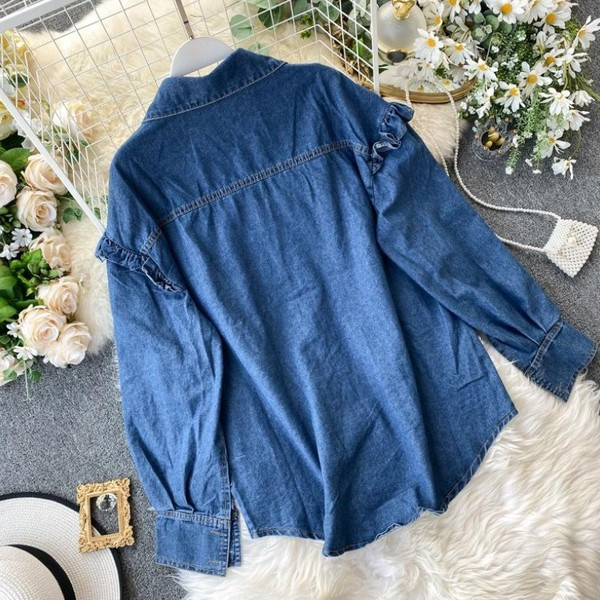 Cămașă modernă de damă din denim cu nasturi și bucle în albastru și mâneci lungi