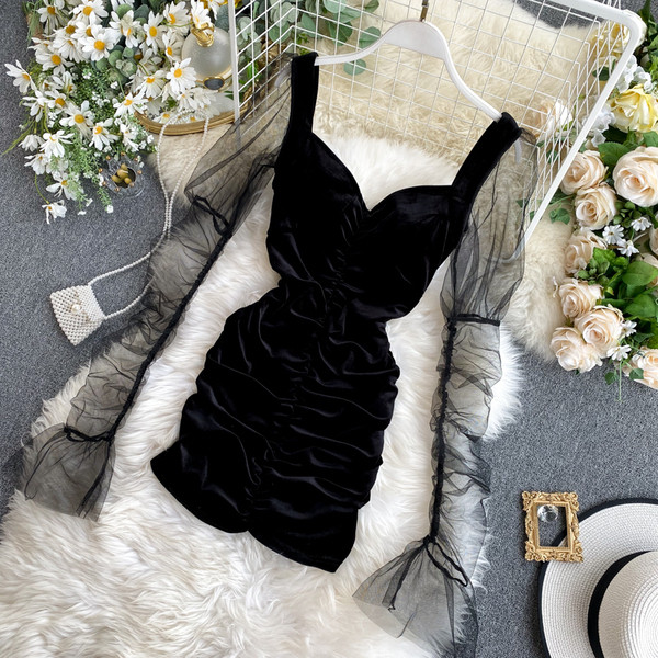 Retro stílusú női bársonyruha, fekete színben, tüll ujjakkal