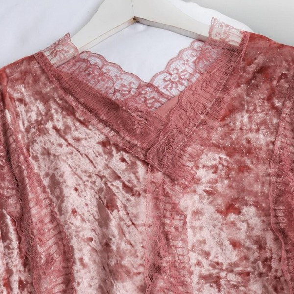 Bluză de damă modernă cu dantelă și mâneci lungi de catifea în roz, bej, alb și negru