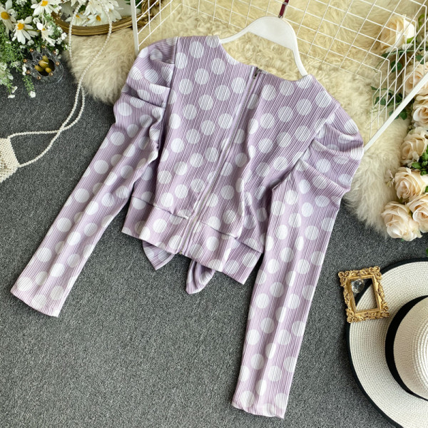 Retro stílusú női blúz rózsaszín, lila és sárga színben, szalaggal és kerek nyakkivágással