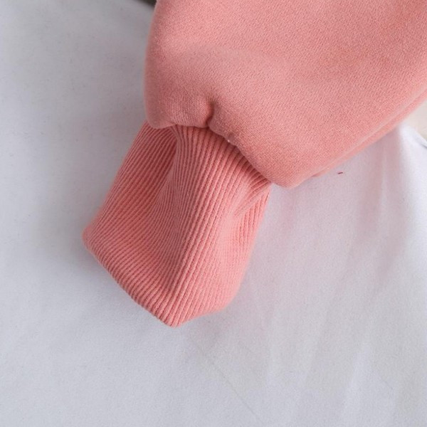 Modern női blúz felirattal és ovális nyakkivágással, kék és narancs színben