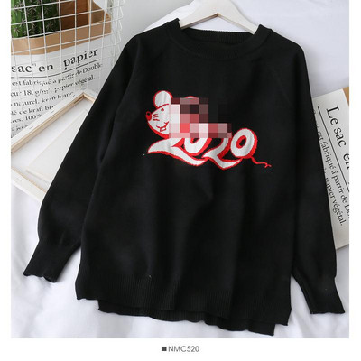 Pulover de dama modern cu decolteu oval si aplicatie in negru, gri si rosu