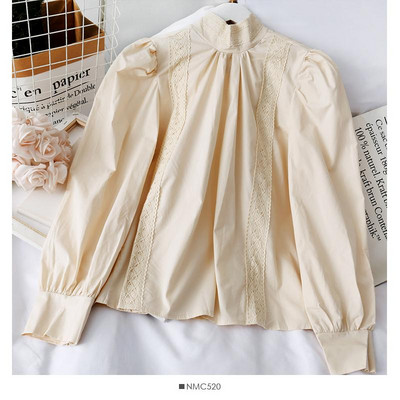 Modern női csipkeing magas gallérral és bézs, fehér és fekete csipkével