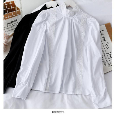 Modern női csipkeing magas gallérral és bézs, fehér és fekete csipkével