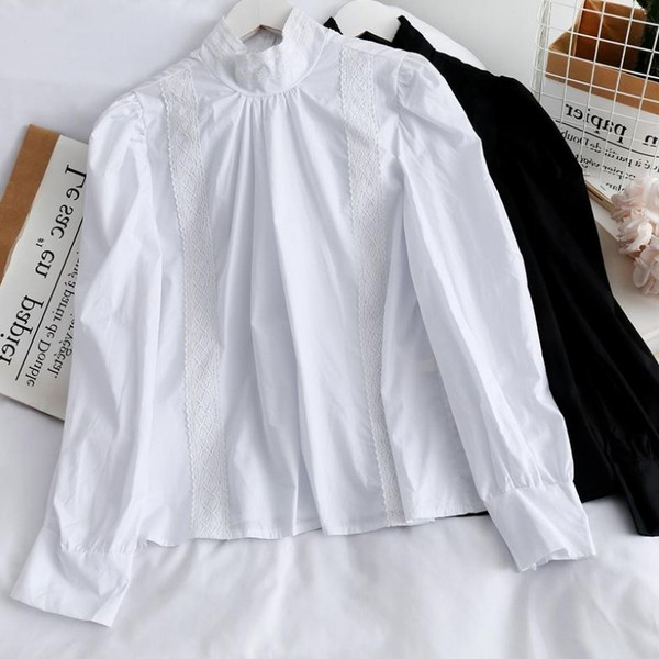 Modern női csipkeing magas gallérral és bézs, fehér és fekete csipkével