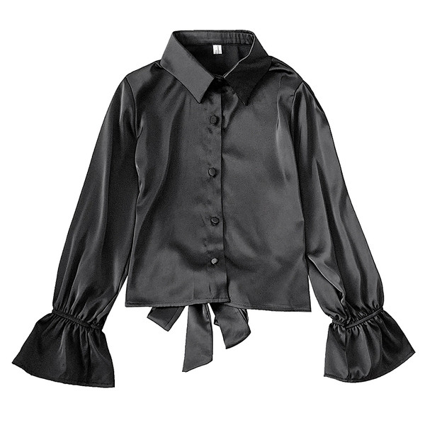 Fehér, rózsaszín és fekete női ing klasszikus gallérral és nyakkendővel