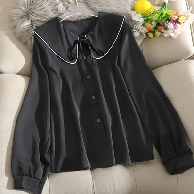 Modern női ing sárga, zöld, fehér és fekete szalaggal és gombokkal