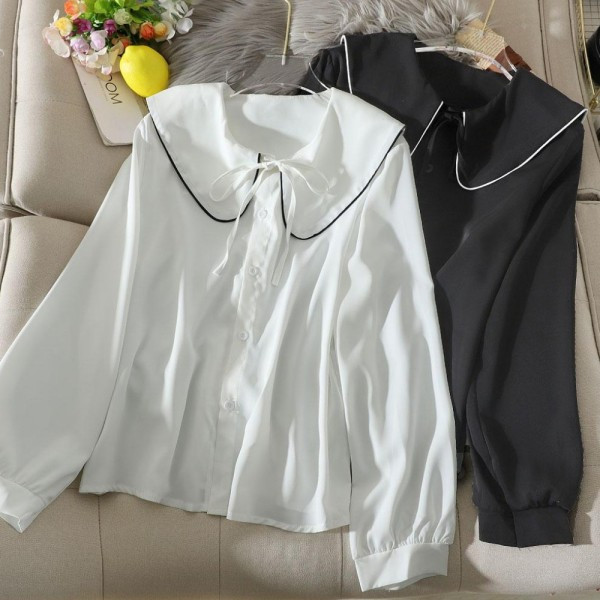 Modern női ing sárga, zöld, fehér és fekete szalaggal és gombokkal