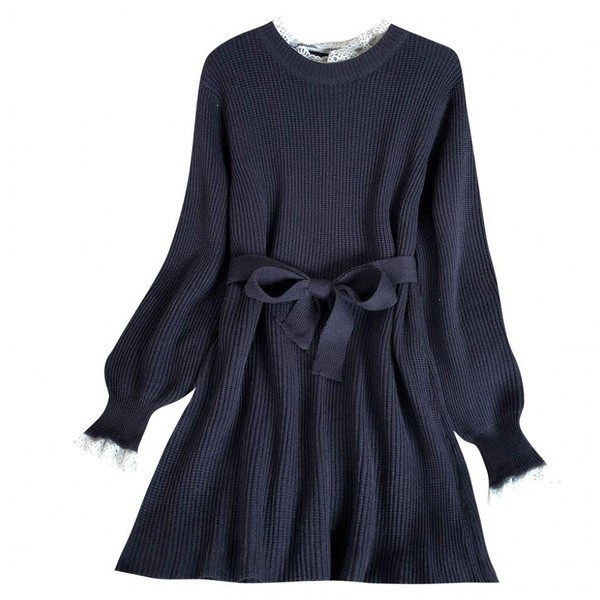 Rochie de dama moderna tricotata cu guler inalt si dantela in albastru si rosu