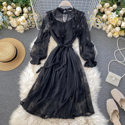 Modern női csipkeruha hosszú ujjú, derékkötővel, fekete és bézs színben